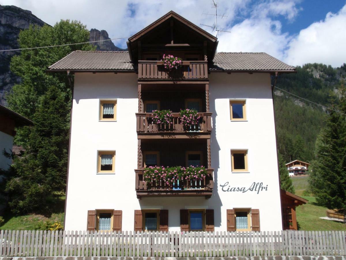 Hotel Ciasa Alfri La Villa  Zewnętrze zdjęcie